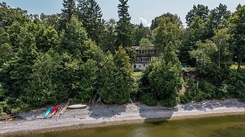 Camp Roosevelt 5 Bedroom Cottage by RedAwning