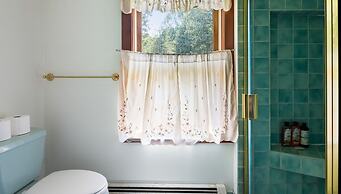 Camp Roosevelt 5 Bedroom Cottage by RedAwning