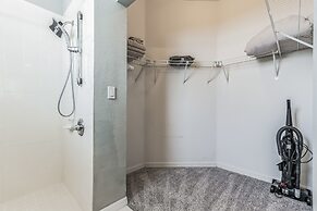 Minniehaha Castle Retreat 4 Bedroom Home by RedAwning