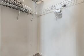 Minniehaha Castle Retreat 4 Bedroom Home by RedAwning