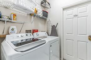 Minniehaha Castle Retreat 4 Bedroom Home by RedAwning