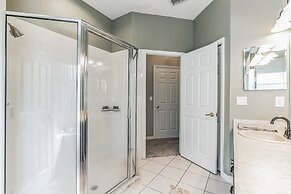 Minniehaha Castle Retreat 4 Bedroom Home by RedAwning