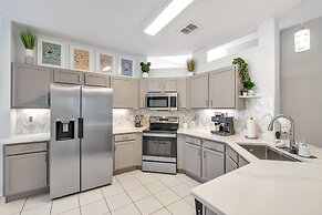 Minniehaha Castle Retreat 4 Bedroom Home by RedAwning