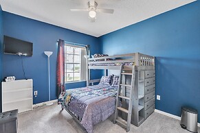 Minniehaha Castle Retreat 4 Bedroom Home by RedAwning