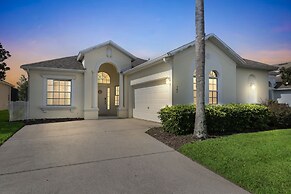 Minniehaha Castle Retreat 4 Bedroom Home by RedAwning