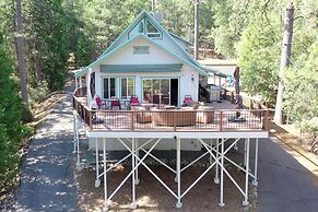 The Valley View: Pine Mountain Lake Cabin 4 Bedroom Home by RedAwning