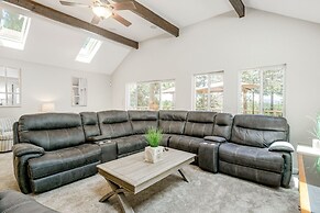 The Valley View: Pine Mountain Lake Cabin 4 Bedroom Home by RedAwning