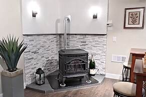 The Valley View: Pine Mountain Lake Cabin 4 Bedroom Home by RedAwning