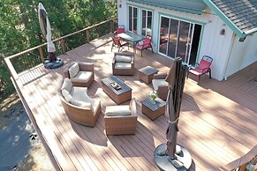 The Valley View: Pine Mountain Lake Cabin 4 Bedroom Home by RedAwning