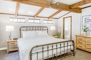 The Valley View: Pine Mountain Lake Cabin 4 Bedroom Home by RedAwning