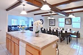 The Valley View: Pine Mountain Lake Cabin 4 Bedroom Home by RedAwning