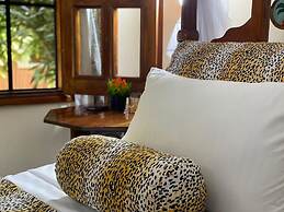 Lux Suites Tembo Court Apartments