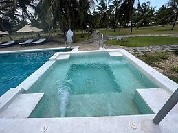 Lux Suites Tembo Court Apartments