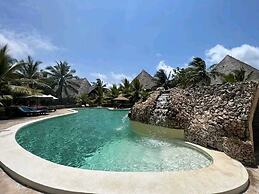Lux Suites Tembo Court Apartments