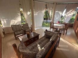 Lux Suites Tembo Court Apartments