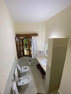 Lux Suites Tembo Court Apartments