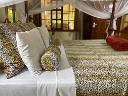 Lux Suites Tembo Court Apartments