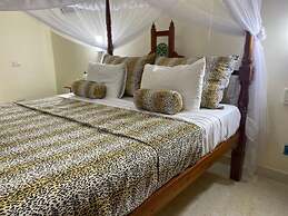 Lux Suites Tembo Court Apartments