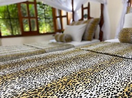 Lux Suites Tembo Court Apartments