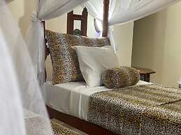 Lux Suites Tembo Court Apartments