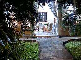 Lux Suites Tembo Court Apartments