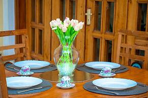 Lux Suites Tembo Court Apartments