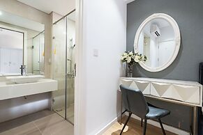 Helios Central Apartment District 1