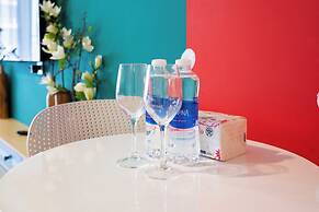 Helios Central Apartment District 1