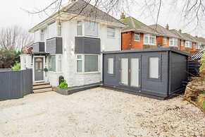 Private Gated Modern Home in Southampton - Estwood