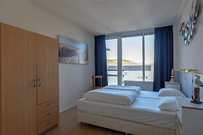 Luxury Apartment With Garden