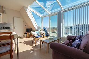 Luxury Apartment With Garden