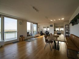 Fantastic Penthouse by the sea With Sauna