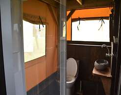 Cozy Tent Lodge With Kitchen
