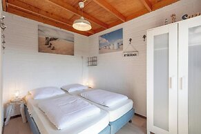 Bungalow in Callantsoog Near Sandy Beach