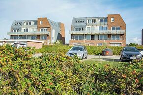 Cozy Apartment With Balcony