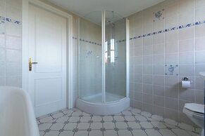 Villa w/ Electric Charging & Parking