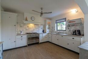 Villa w/ Electric Charging & Parking