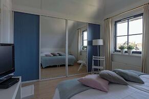 Villa w/ Electric Charging & Parking