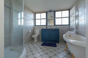 Villa w/ Electric Charging & Parking