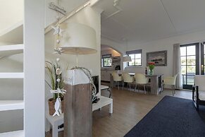 Villa w/ Electric Charging & Parking