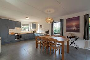 Cozy Villa With Sun Lounger