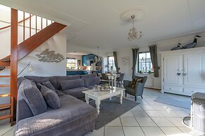 Elegant Villa With Garden