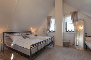 Elegant Villa With Garden