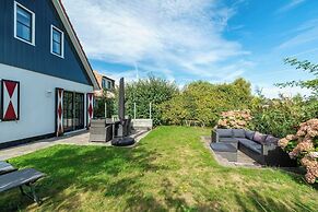 Elegant Villa With Garden