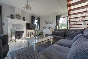 Elegant Villa With Garden