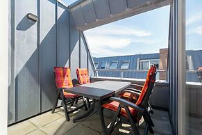 Elegant Penthouse With Patio