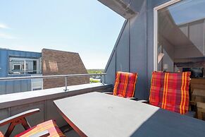 Elegant Penthouse With Patio