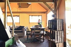 Beach Lodge With Garden