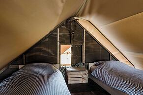 Beach Lodge With Garden