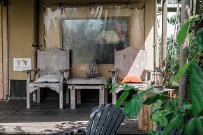 Beach Lodge With Garden